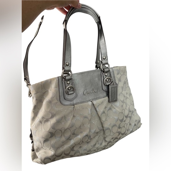 Coach Ashley Signature "C" Shoulder Satchel Purse Silver Metallic Vintage - Picture 4 of 16
